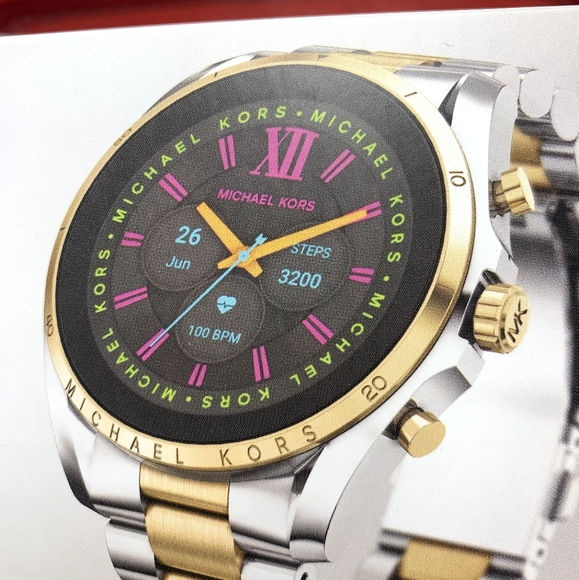 Michael Kors Bradshaw - Picture 2 of 6